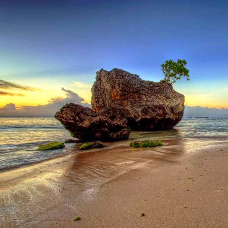 padang padang beach
